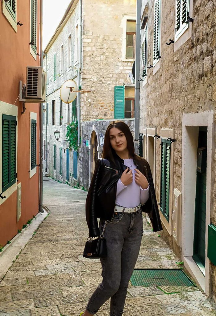 Sara Kovacevic 700x1024